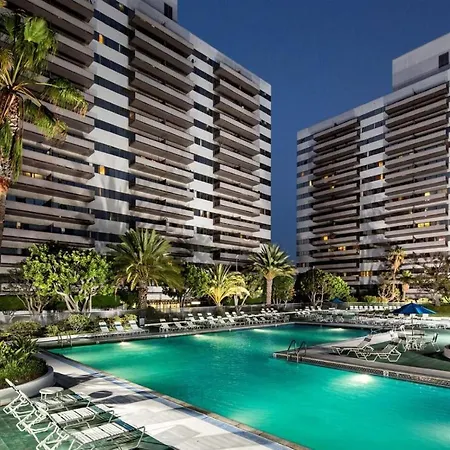 Barrington Plaza Hotel